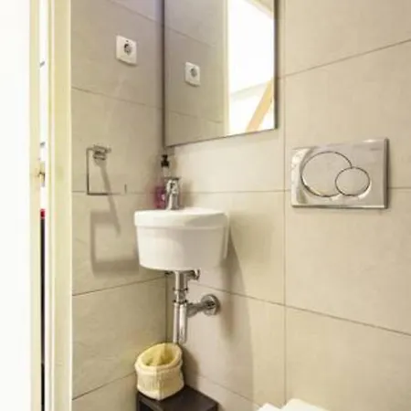 Alfama Ii, Eco-penthouse With French Balcony Apartment Lisbon